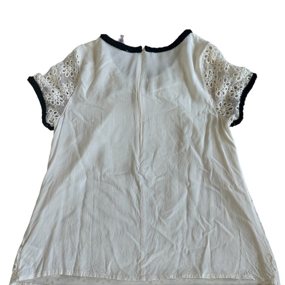 Flower detailed tee - Picture 2 of 3